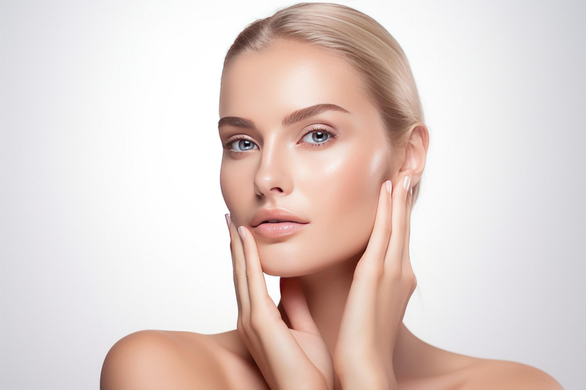 Mezoterapi uygulamaları İzmir Alsancak muayenehanesinde Dr. Orhan Demirer ile cilt yenileme ve saç tedavisi mezoterapisi